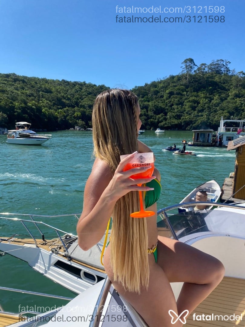 Acompanhante mulher loira (o) de olhos verdes em Curitiba - Helena Godoy