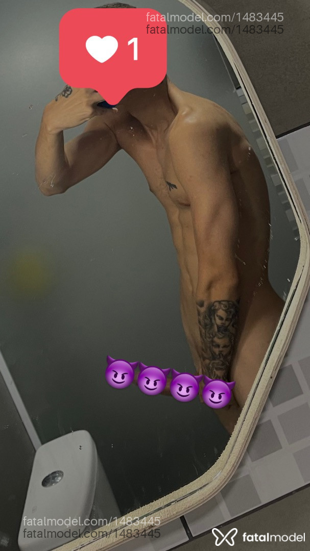 Acompanhante homem loira (o) de olhos castanhos em Virtual - Astro