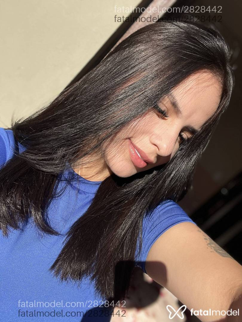 Acompanhante mulher morena (o) de olhos castanhos - Mirella