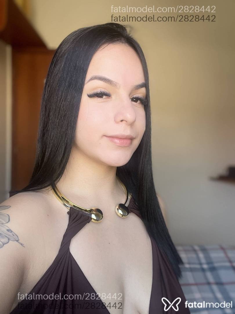 Acompanhante mulher morena (o) de olhos castanhos em São José - Mirella