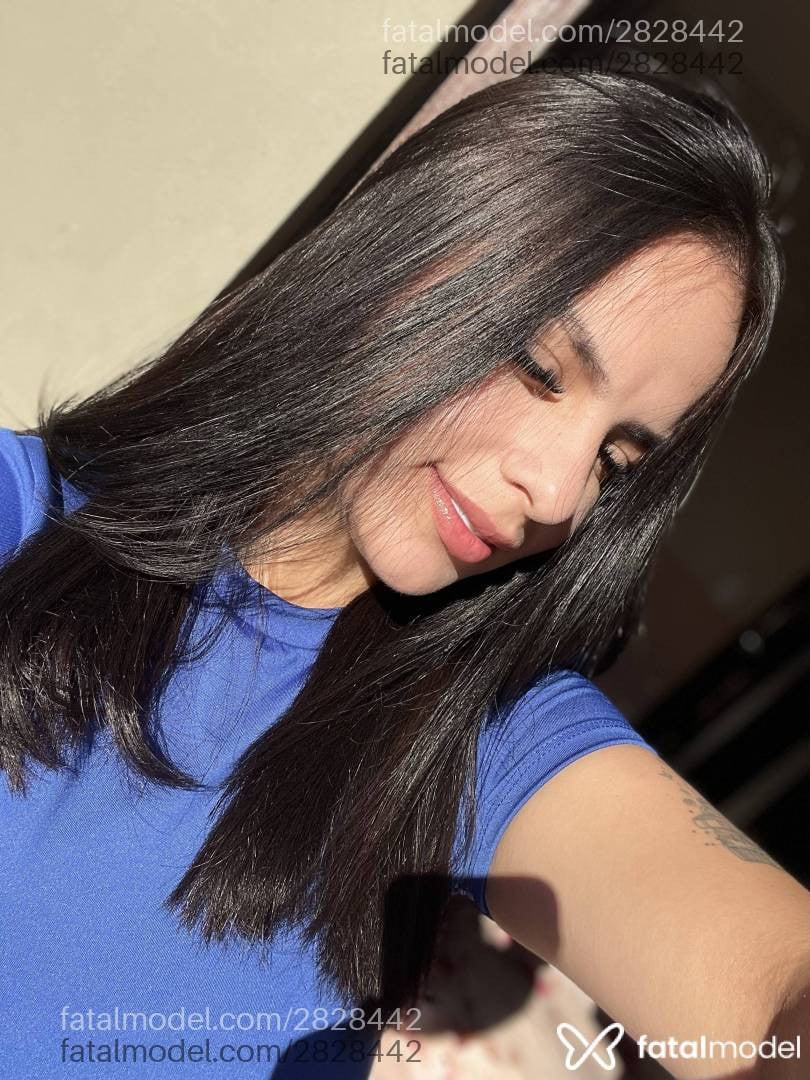 Acompanhante mulher morena (o) de olhos castanhos - Mirella