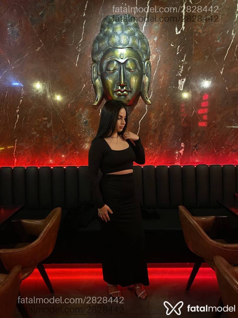 Acompanhante mulher morena (o) de olhos castanhos - Mirella