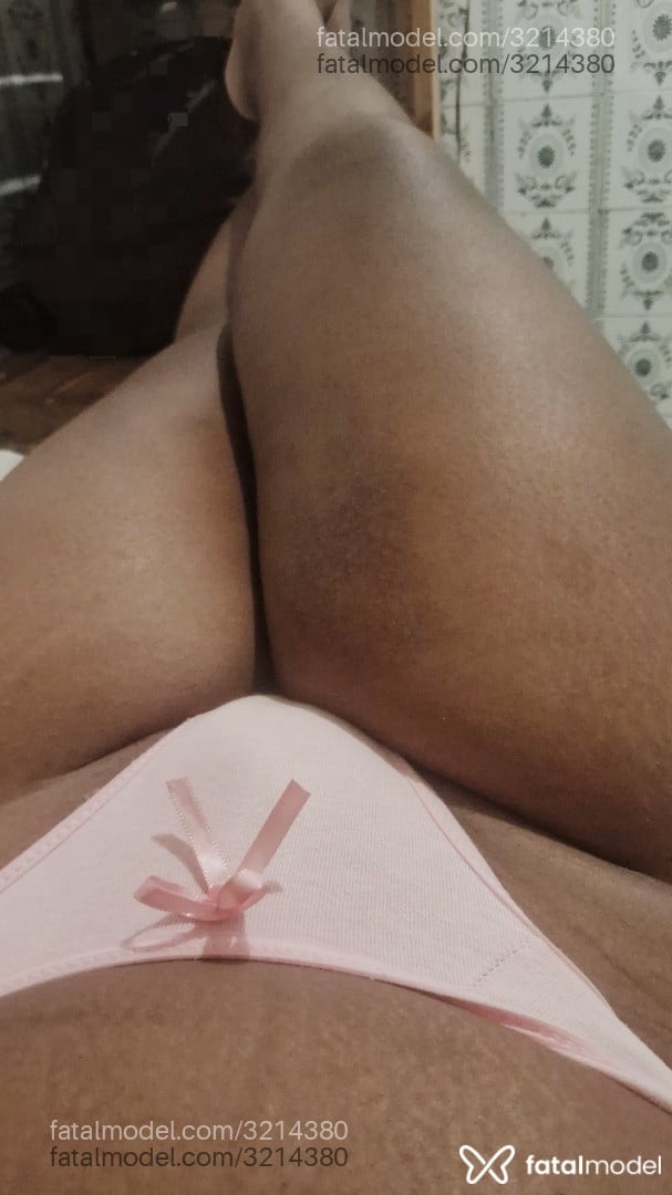 Acompanhante mulher morena (o) de olhos pretos em Rio de Janeiro Acompanhante mulher morena (o) de olhos pretos em Rio de Janeiro - Bruna