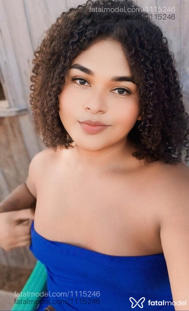 Acompanhante mulher trans com cabelo castanho de olhos castanhos em Tarauacá - Allanys Maia