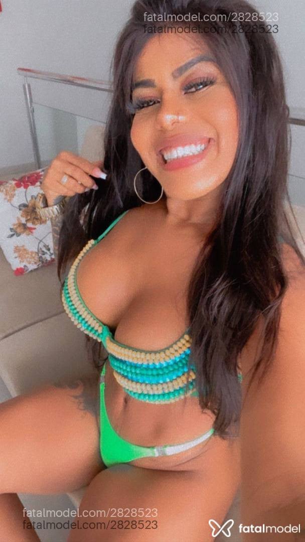 Acompanhante mulher com cabelo castanho de olhos pretos em Paulo Afonso - Pricilatatuada