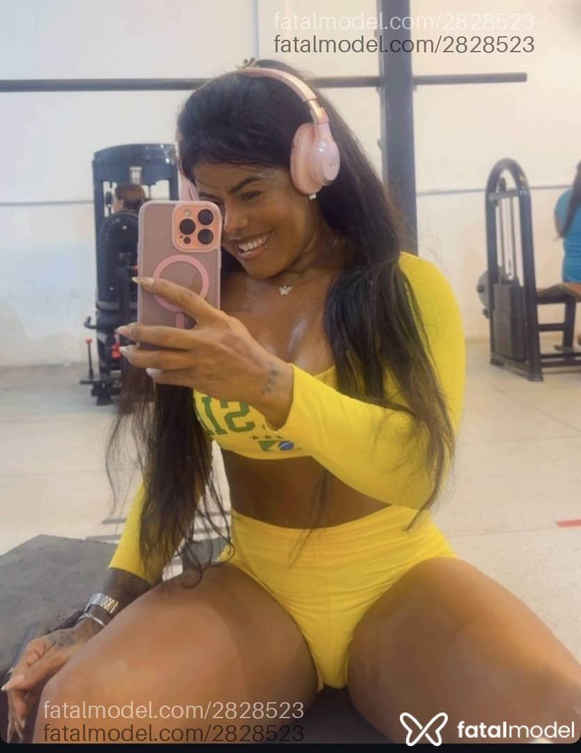 Acompanhante mulher com cabelo castanho de olhos pretos - Pricilatatuada Acompanhante mulher com cabelo castanho de olhos pretos - Pricilatatuada