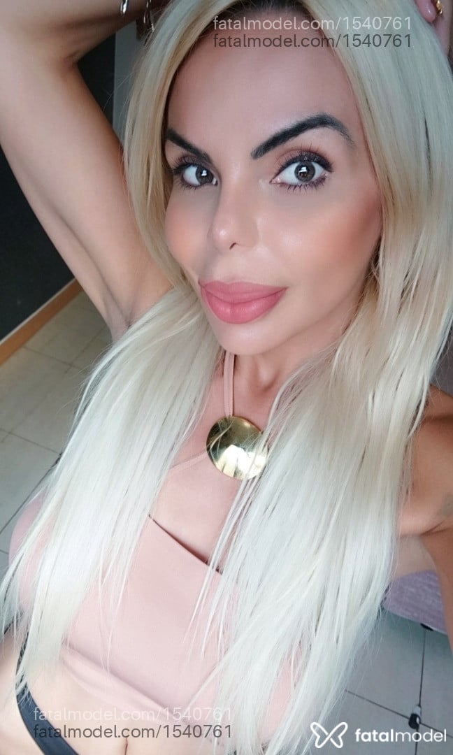 Acompanhante travesti loira (o) de olhos azuis em Itajaí - Thalita Zampiroli