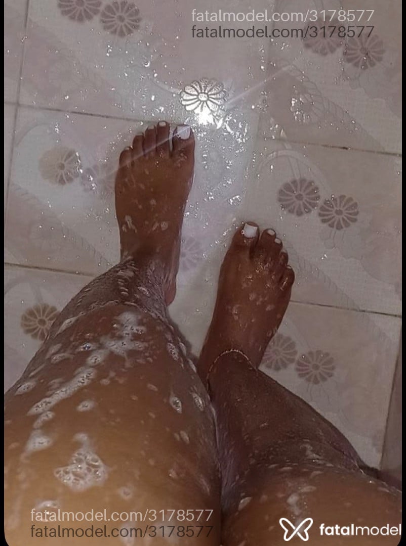 Acompanhante mulher morena (o) de olhos mel em Caratinga Acompanhante mulher morena (o) de olhos mel em Caratinga - Sther