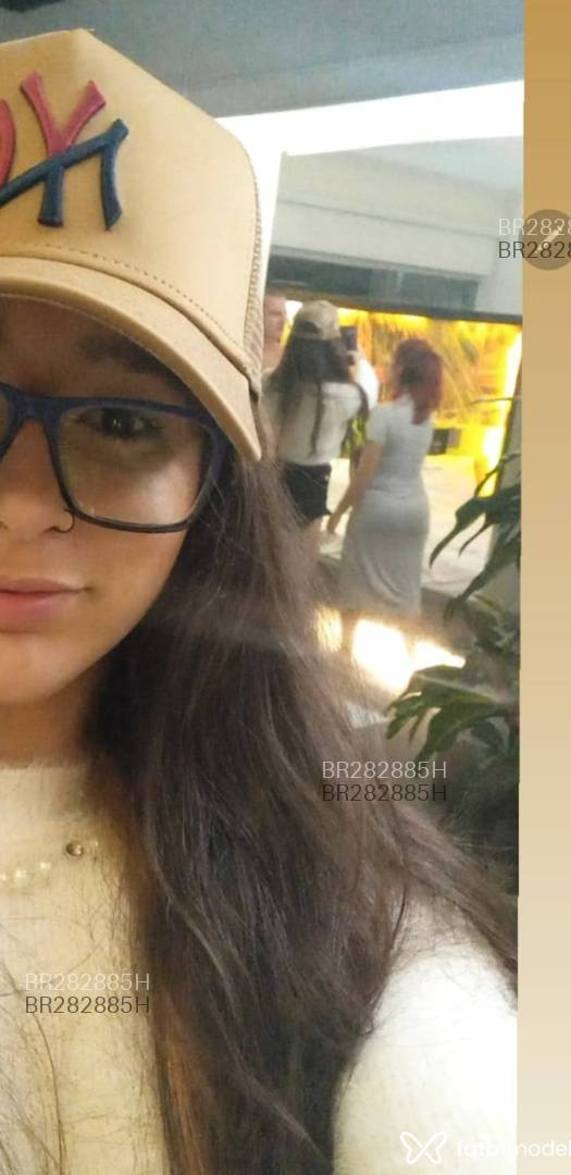 Acompanhante mulher com cabelo castanho de olhos mel em Londrina - Mirella Dos Reis