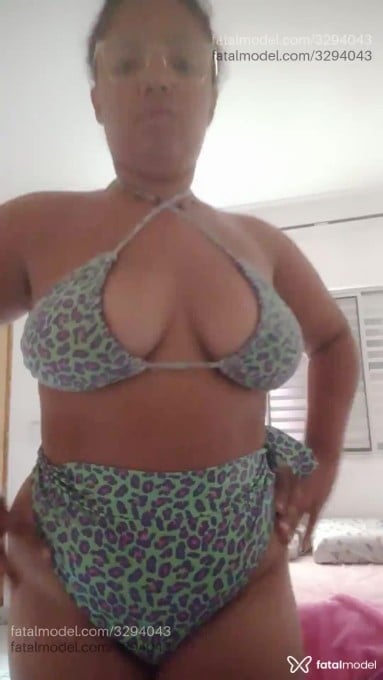 Acompanhante mulher morena (o) de olhos pretos - Kamily Acompanhante mulher morena (o) de olhos pretos - Kamily