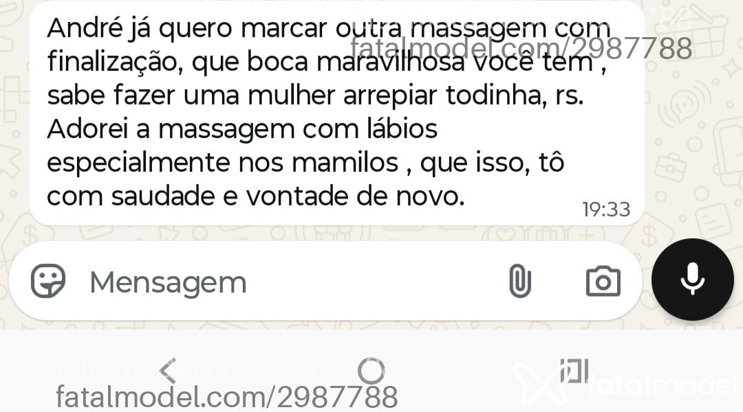 Acompanhante homem com cabelo grisalho de olhos mel em Taubaté - André Oliveira