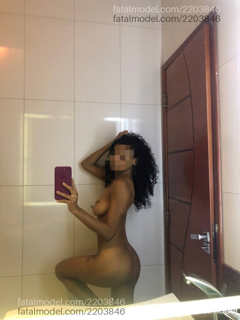 Acompanhante mulher morena (o) de olhos castanhos - Camile Vitória Acompanhante mulher morena (o) de olhos castanhos - Camile Vitória