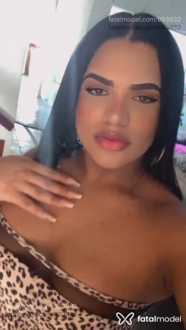 Acompanhante travesti com cabelo castanho de olhos castanhos em Belo Horizonte - Izadora