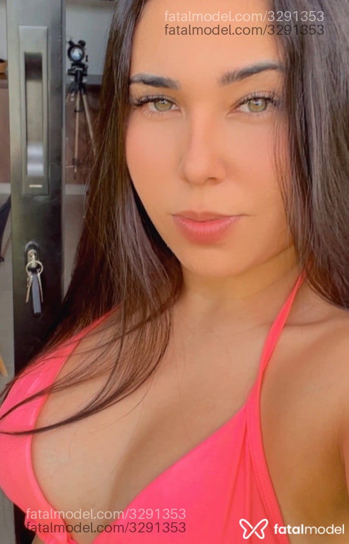 Acompanhante mulher morena (o) de olhos verdes - Aninha