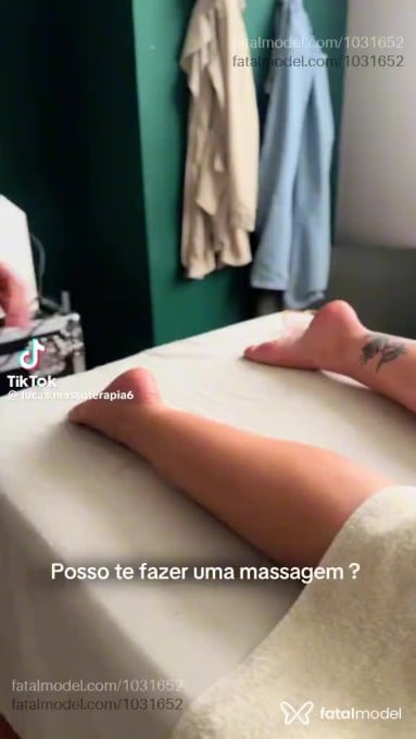 Acompanhante mulher com cabelo castanho de olhos castanhos - Luua Acompanhante mulher com cabelo castanho de olhos castanhos - Luua