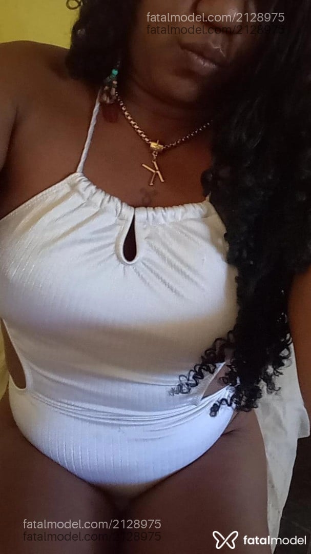 Acompanhante mulher morena (o) de olhos pretos em Serra Acompanhante mulher morena (o) de olhos pretos em Serra - Isabella