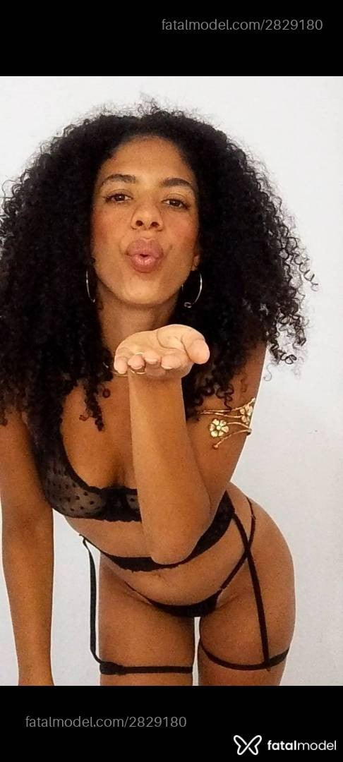 Acompanhante mulher com cabelo castanho de olhos castanhos - Marina Acompanhante mulher com cabelo castanho de olhos castanhos - Marina