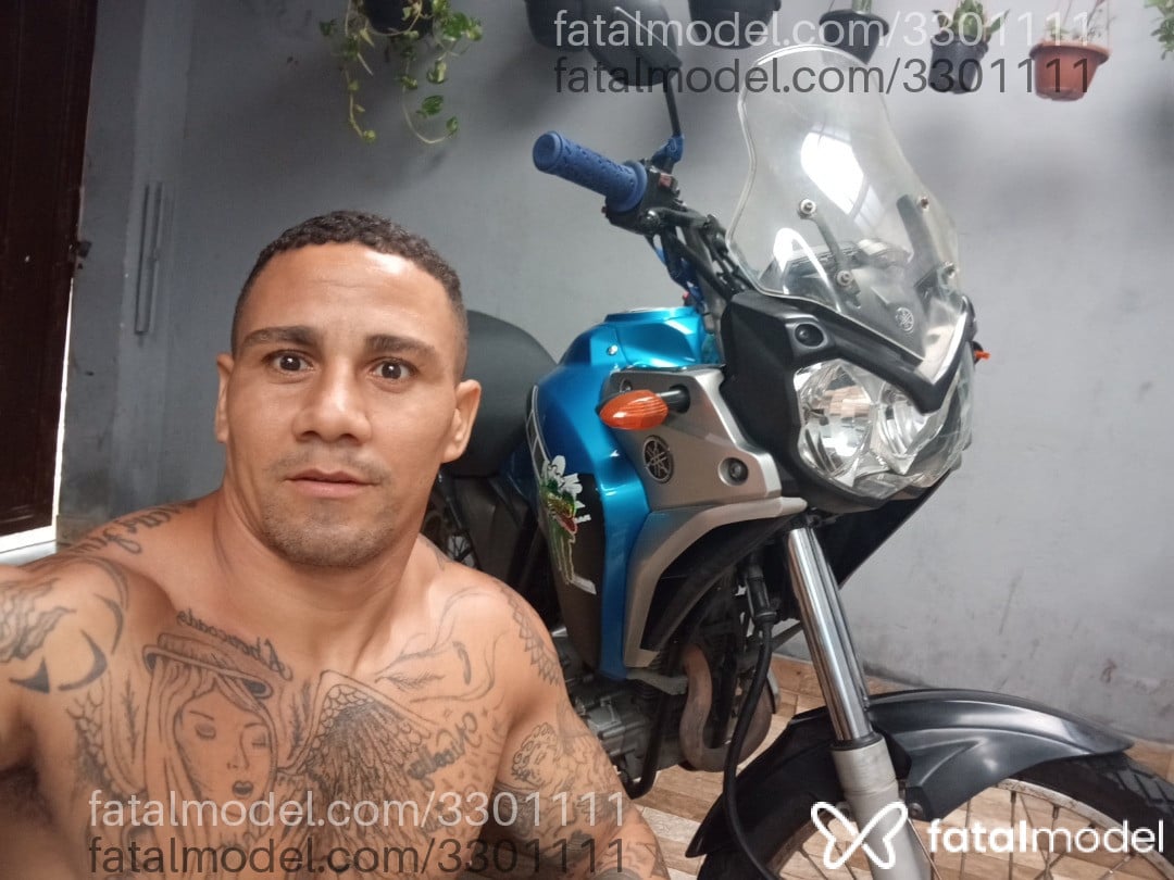 Acompanhante homem com cabelo castanho de olhos castanhos em Campinas - Danilo