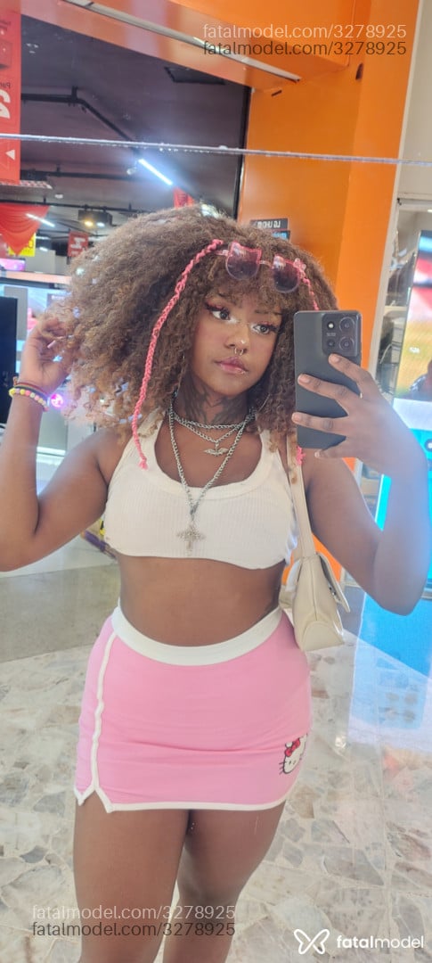 Acompanhante mulher ruiva (o) de olhos pretos em São Paulo - Ebony