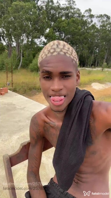 Acompanhante homem com cabelo castanho de olhos castanhos em Rio de Janeiro - Pretin