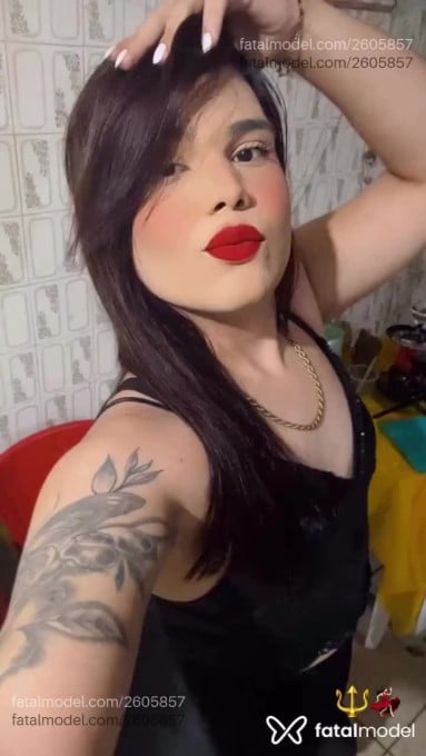 Acompanhante mulher trans ruiva (o) de olhos castanhos em Praia Grande - Mari Viana