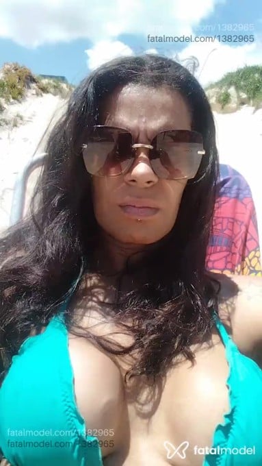 Acompanhante mulher trans com cabelo castanho de olhos castanhos em Porto Alegre - Thais Souza