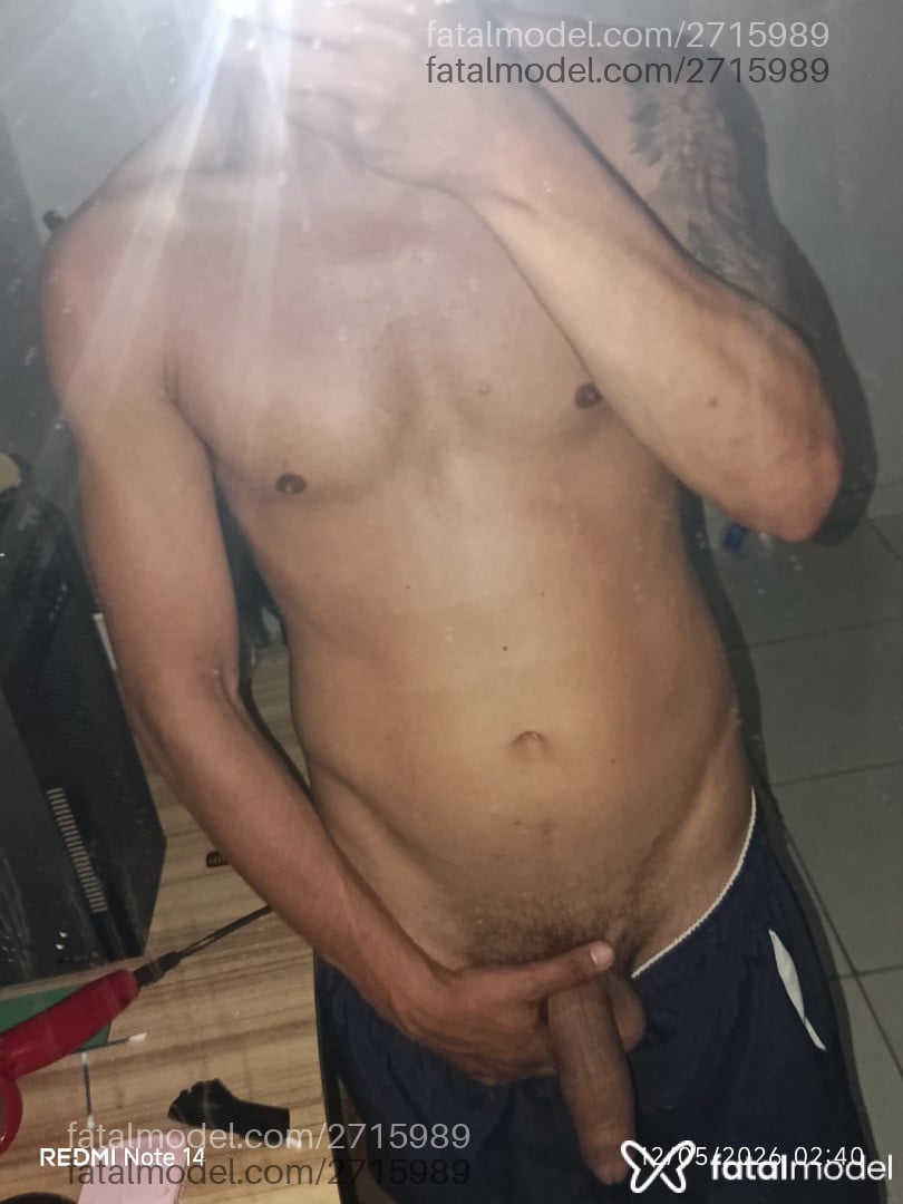 Acompanhante homem morena (o) de olhos castanhos em Virtual - Dry