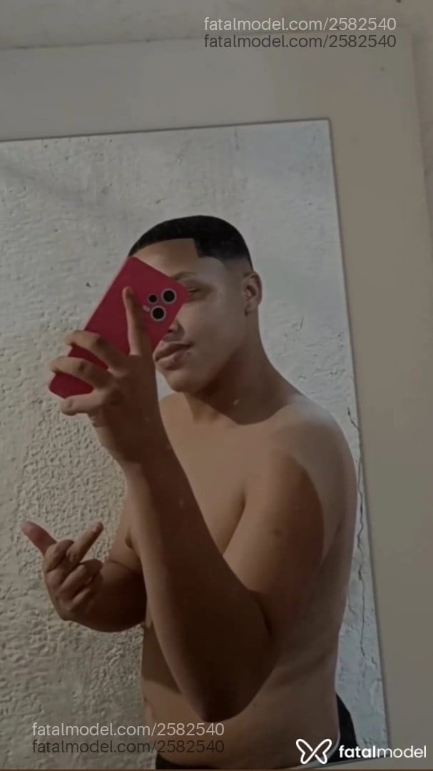 Acompanhante homem morena (o) de olhos castanhos em Vitória - Kawabarros