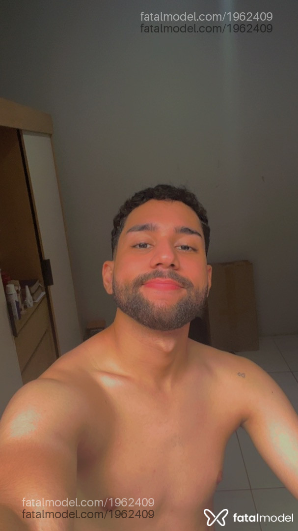 Acompanhante homem com cabelo castanho de olhos castanhos em Belém - Arley