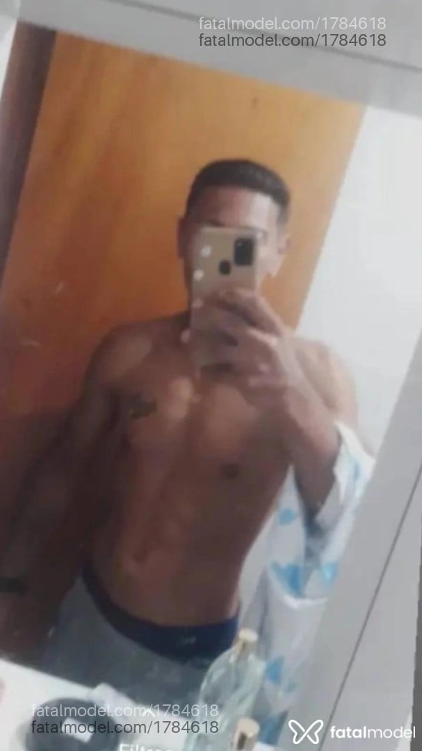 Acompanhante homem morena (o) de olhos pretos em Itapema Acompanhante homem morena (o) de olhos pretos em Itapema - Diguinho Pitbul