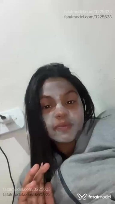 Acompanhante mulher morena (o) de olhos pretos - Bady Thay Acompanhante mulher morena (o) de olhos pretos - Bady Thay