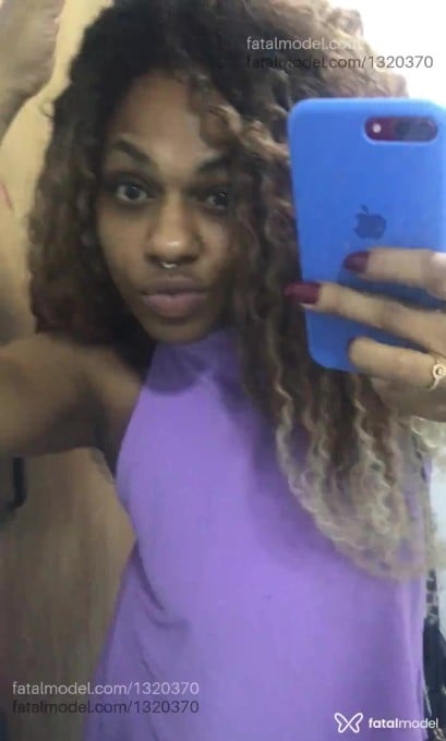 Acompanhante mulher com cabelo castanho de olhos mel em São Paulo - LARISSA COSTA