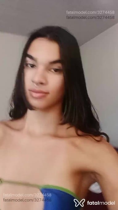 Acompanhante mulher trans com cabelo castanho de olhos castanhos em Virtual - Beatriz