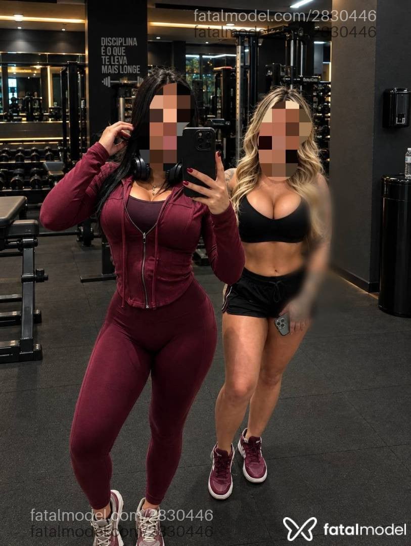 Acompanhante mulher morena (o) de olhos cinza - Zafira Ravena