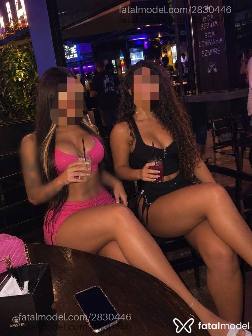 Acompanhante mulher morena (o) de olhos cinza - Zafira Ravena