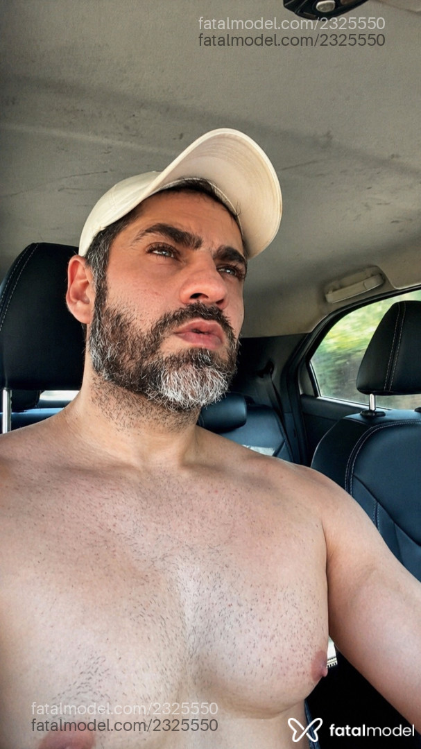 Acompanhante homem com cabelo castanho de olhos azuis em Rio de Janeiro - Sexyguyrj