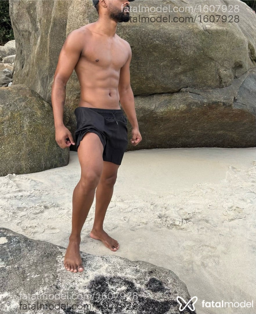 Acompanhante homem morena (o) de olhos pretos em Rio de Janeiro - Theo