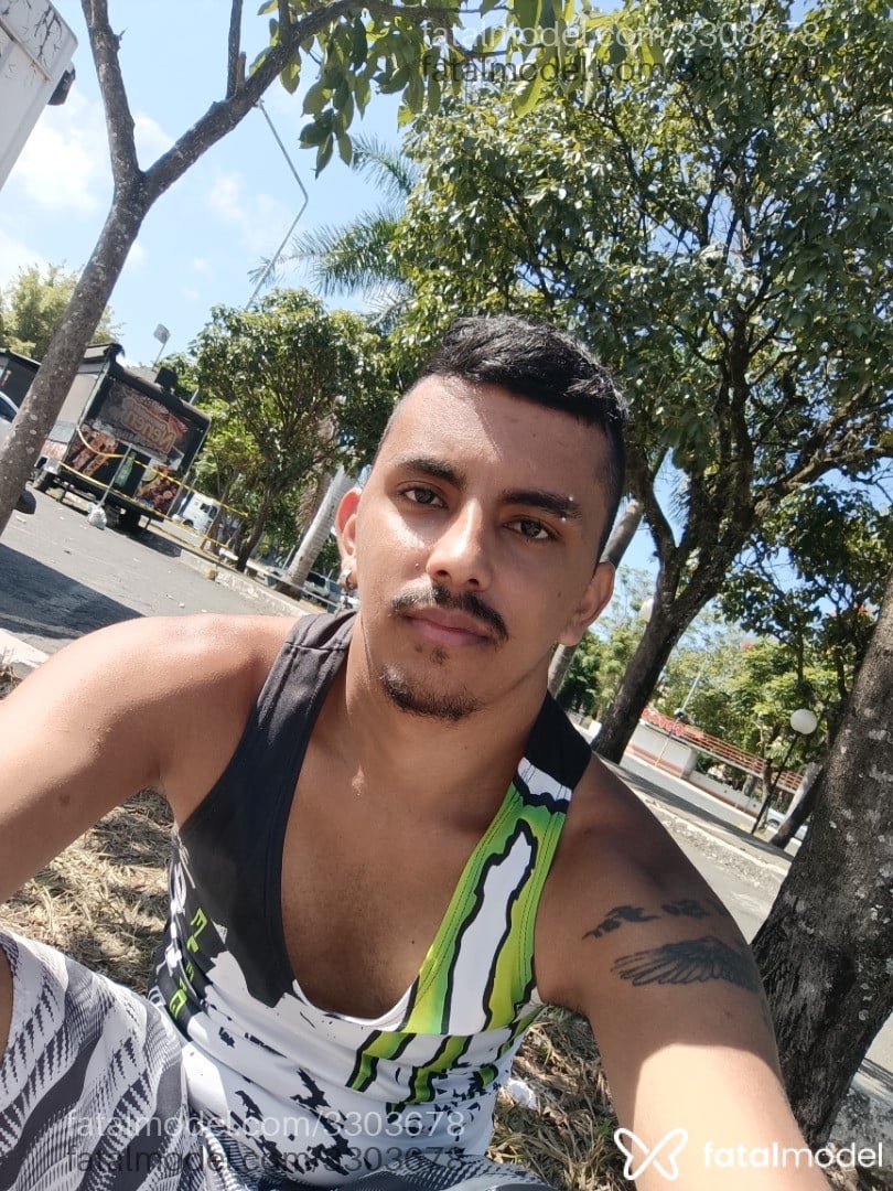 Acompanhante homem morena (o) de olhos pretos em Formiga Acompanhante homem morena (o) de olhos pretos em Formiga - TICK