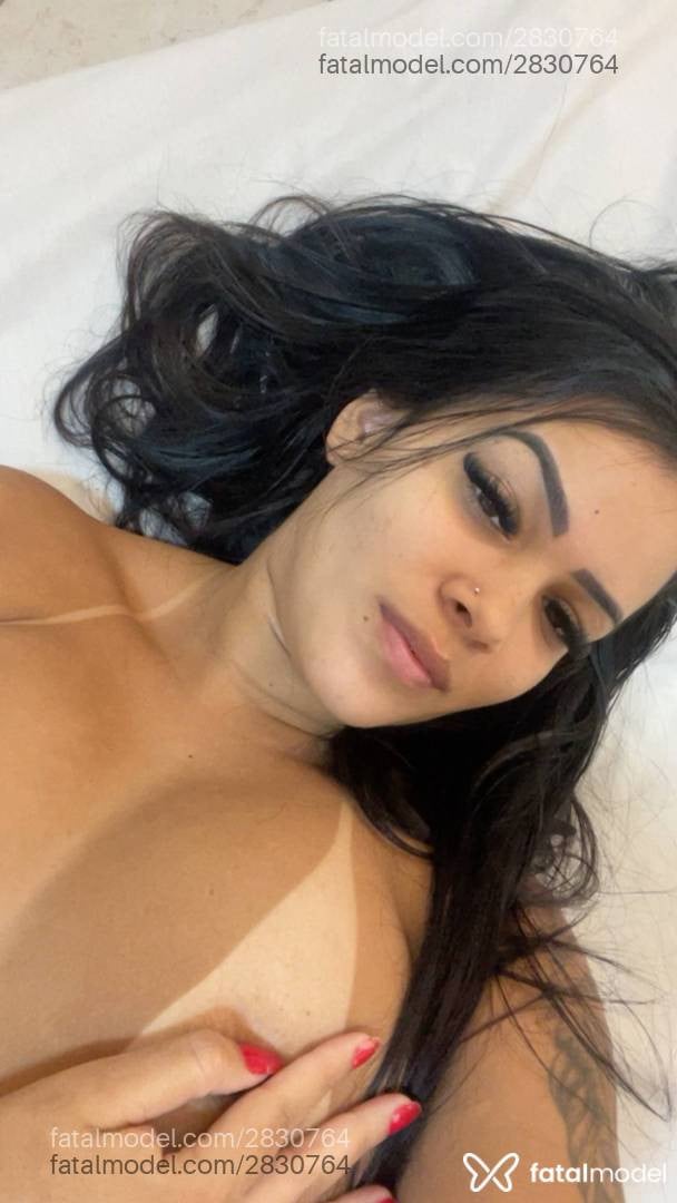 Acompanhante mulher morena (o) de olhos castanhos - Monique