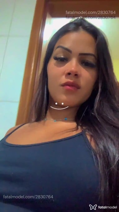 Acompanhante mulher morena (o) de olhos castanhos em Virtual Acompanhante mulher morena (o) de olhos castanhos em Virtual - Monique