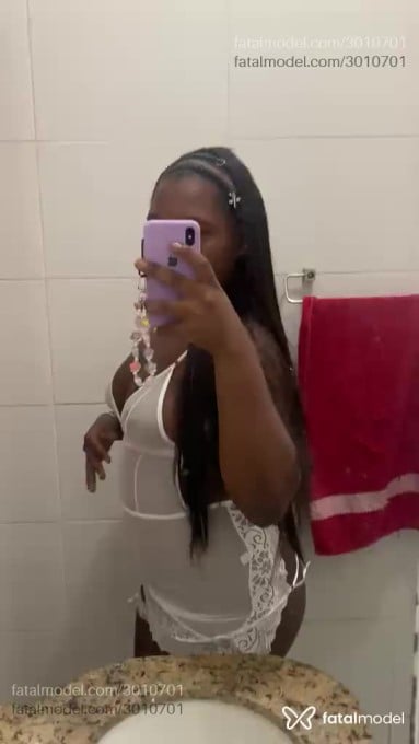 Acompanhante mulher com cabelo castanho de olhos castanhos em Itaocara - Júlia