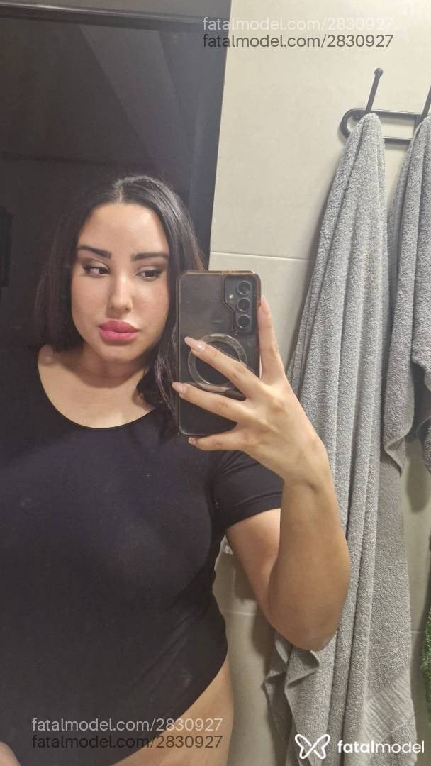 Acompanhante mulher morena (o) de olhos castanhos - Chloe