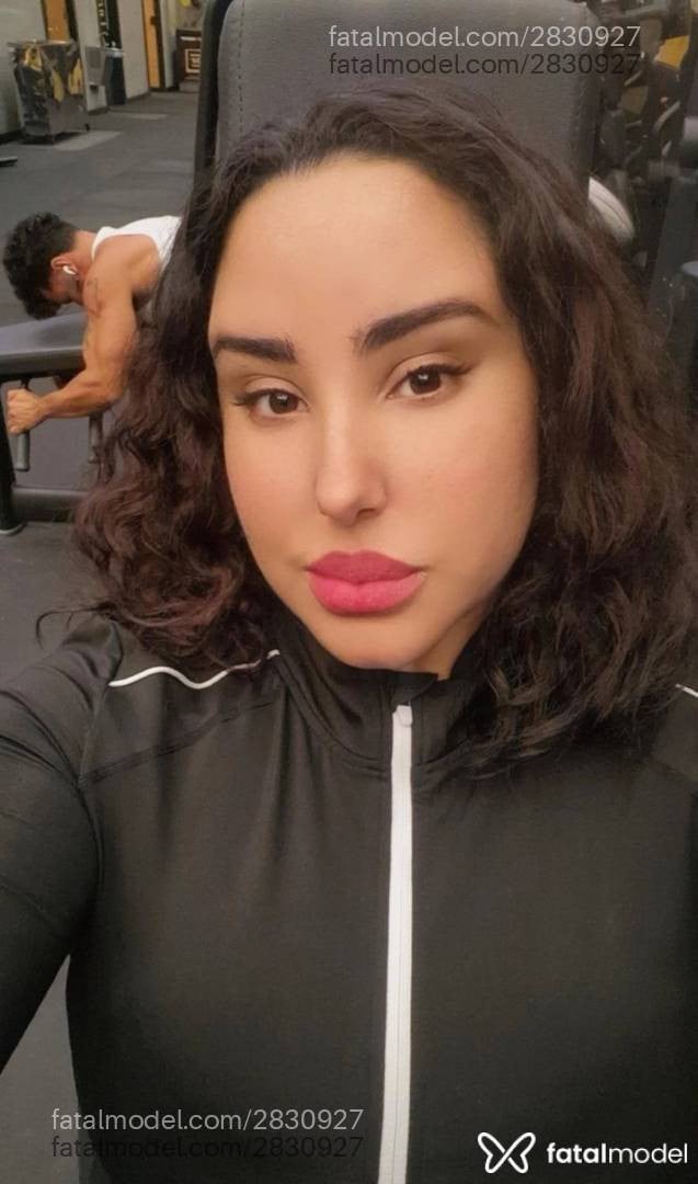 Acompanhante mulher morena (o) de olhos castanhos - Chloe