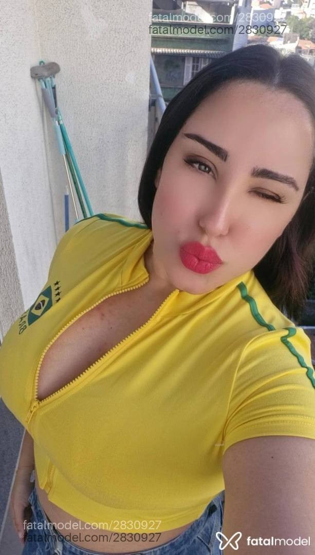 Acompanhante mulher morena (o) de olhos castanhos em São Paulo - Chloe Agostini