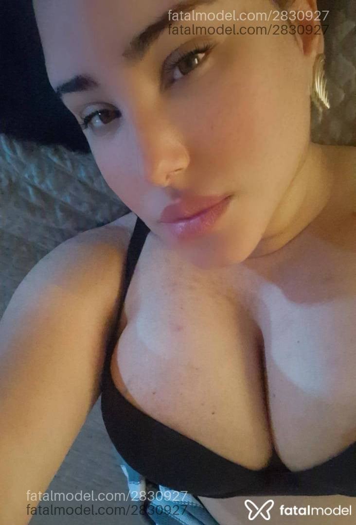 Acompanhante mulher morena (o) de olhos castanhos - Chloe