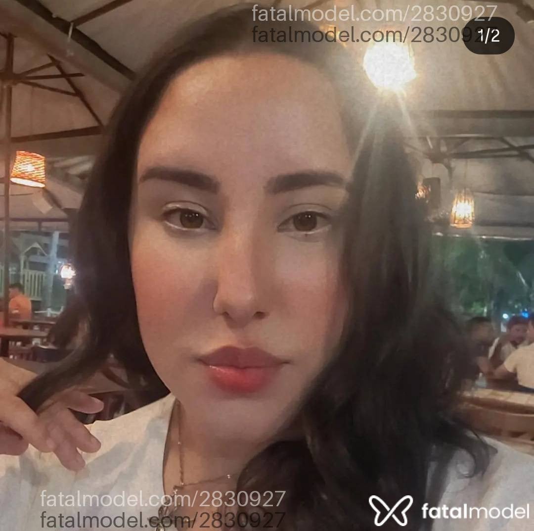 Acompanhante mulher morena (o) de olhos castanhos em São Paulo - Chloe Agostini