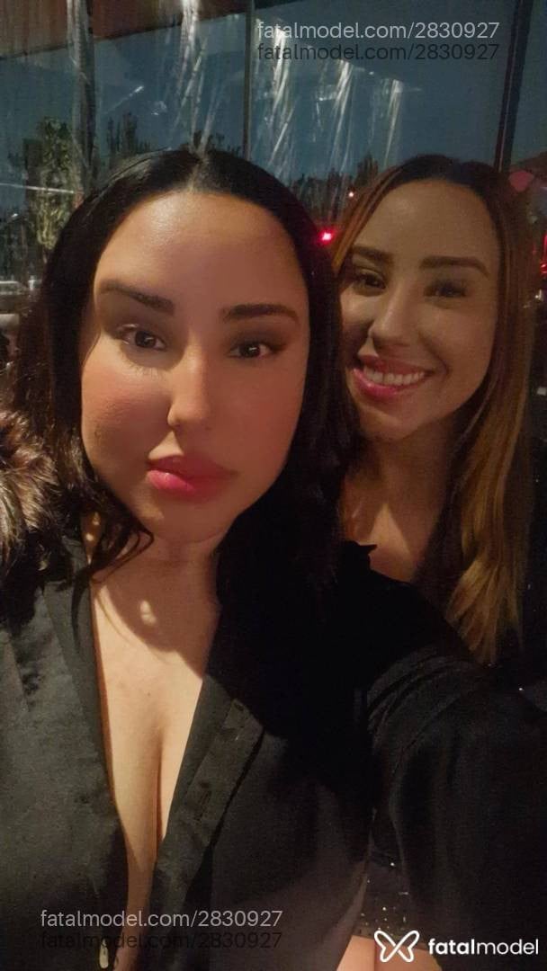 Acompanhante mulher morena (o) de olhos castanhos - Chloe