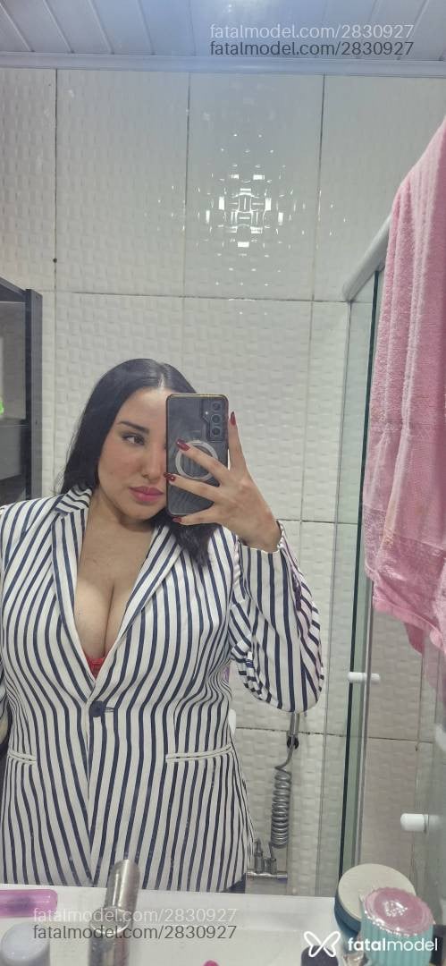 Acompanhante mulher morena (o) de olhos castanhos - Chloe