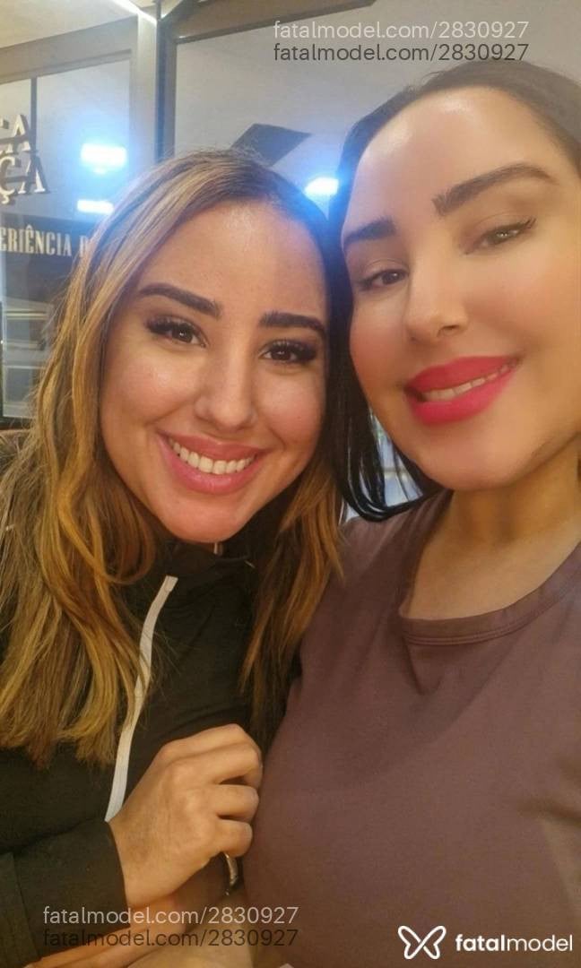 Acompanhante mulher morena (o) de olhos castanhos - Chloe