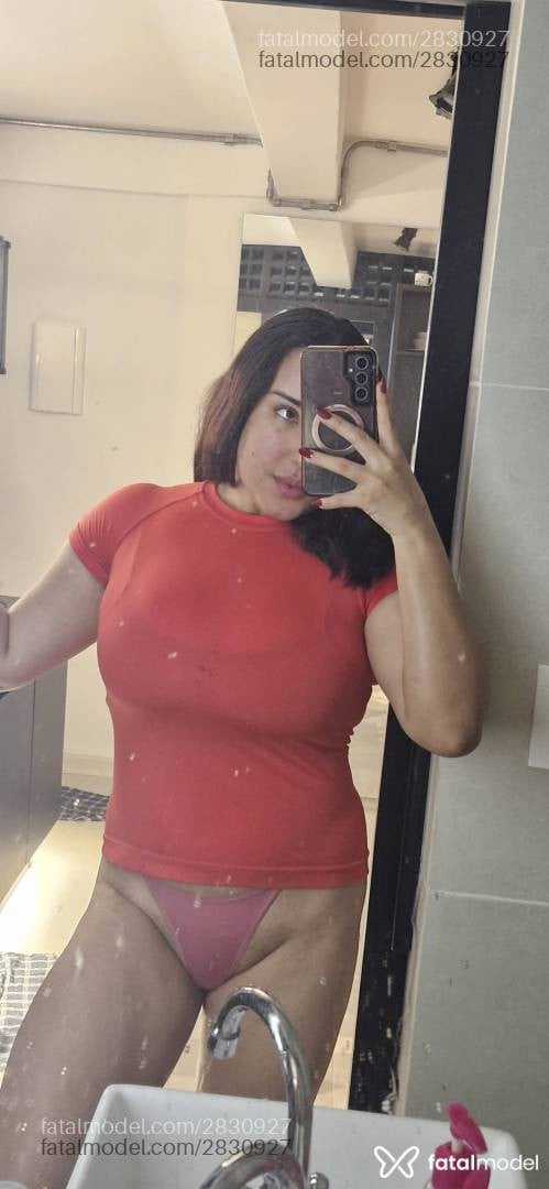 Acompanhante mulher morena (o) de olhos castanhos - Chloe